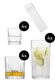 Set aus 17 Teilen mit Trinkgläsern und Strohhalmen, seitliche Perspektive