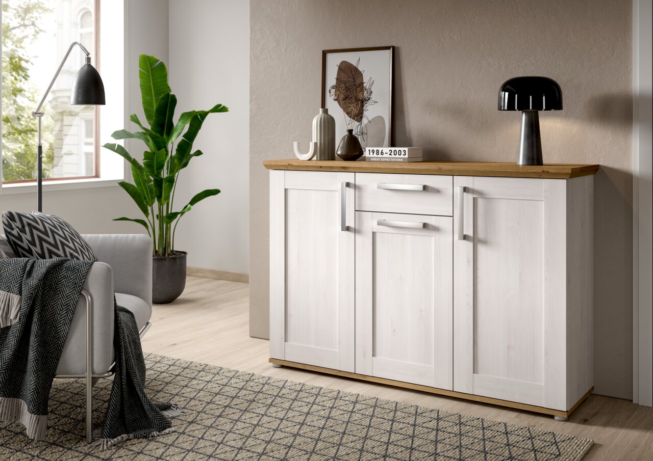 MID.YOU Kommode VERONA Weiße Kommode mit Holzplatte in einem modernen Wohnzimmer, seitliche Perspektive