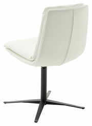 Rückansicht eines modernen weißen Stuhls mit schwarzem Metallfuß, perspektivisch von hinten aufgenommen.