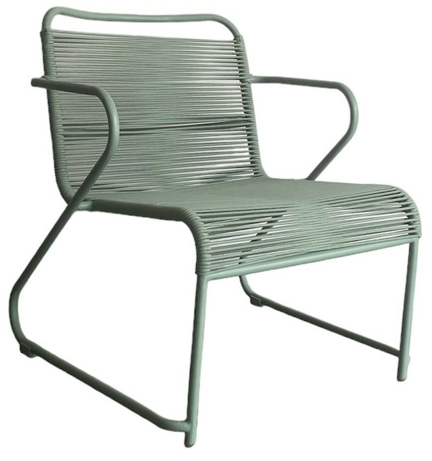 Moderner Gartenstuhl aus Metall mit geflochtenem Design, seitliche Perspektive