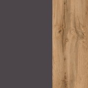 Detailansicht einer Küchenzeile mit dunkler, glatter Oberfläche und Holzstruktur auf der rechten Seite.