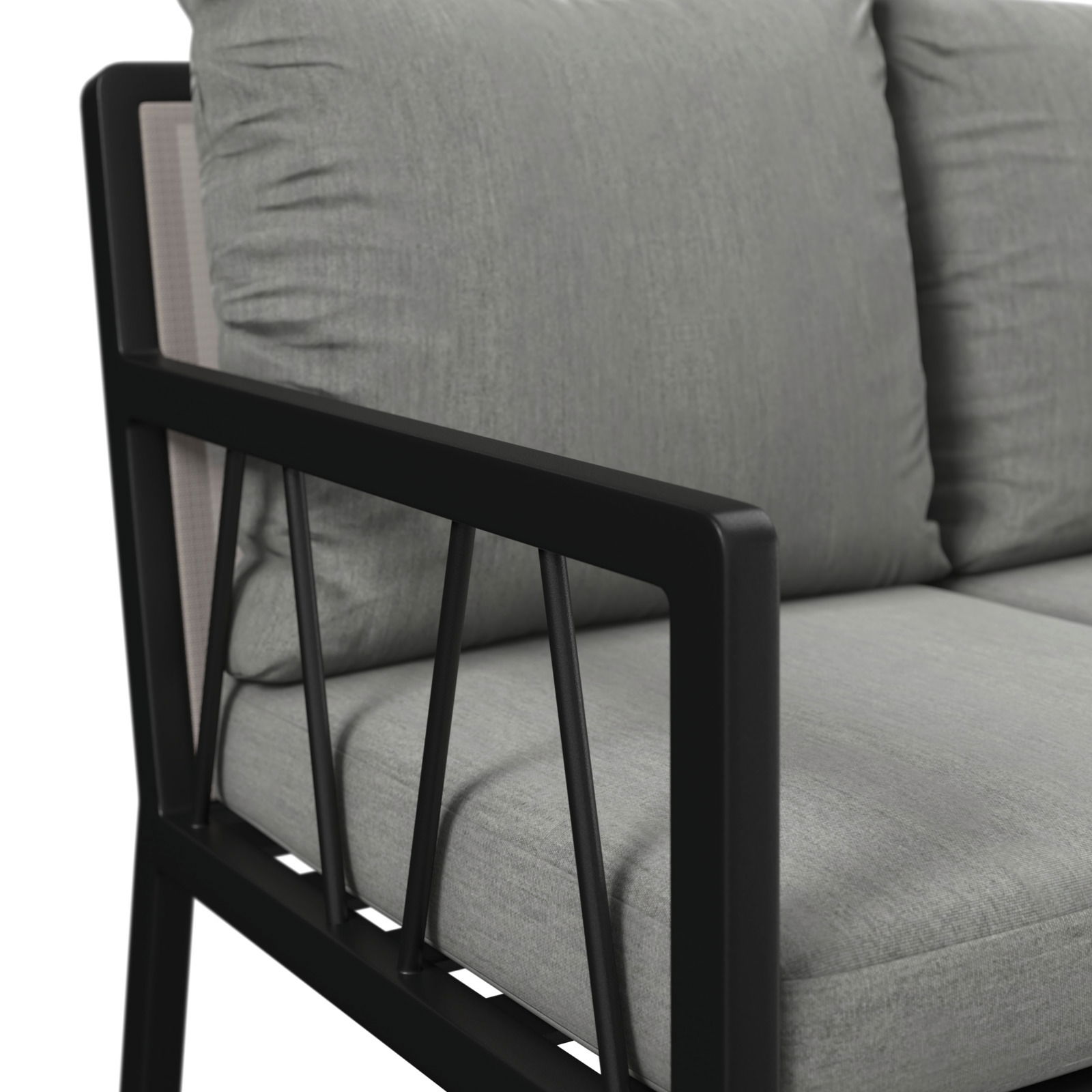 Nahaufnahme einer Gartenbank mit grauen Kissen und schwarzem Metallrahmen, seitliche Perspektive