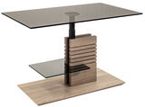 Moderner Couchtisch mit Glasplatte und Holzdetails, seitliche Perspektive