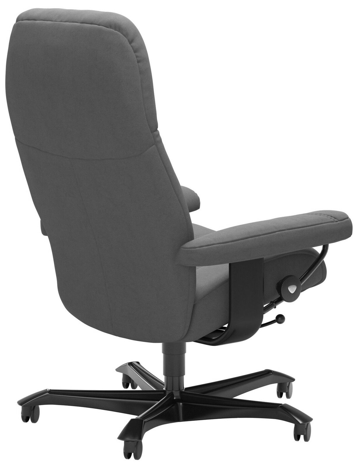 Rückansicht eines grauen Chefsessels mit gepolsterter Rückenlehne und Armlehnen, auf einem schwarzen Drehkreuz mit Rollen.