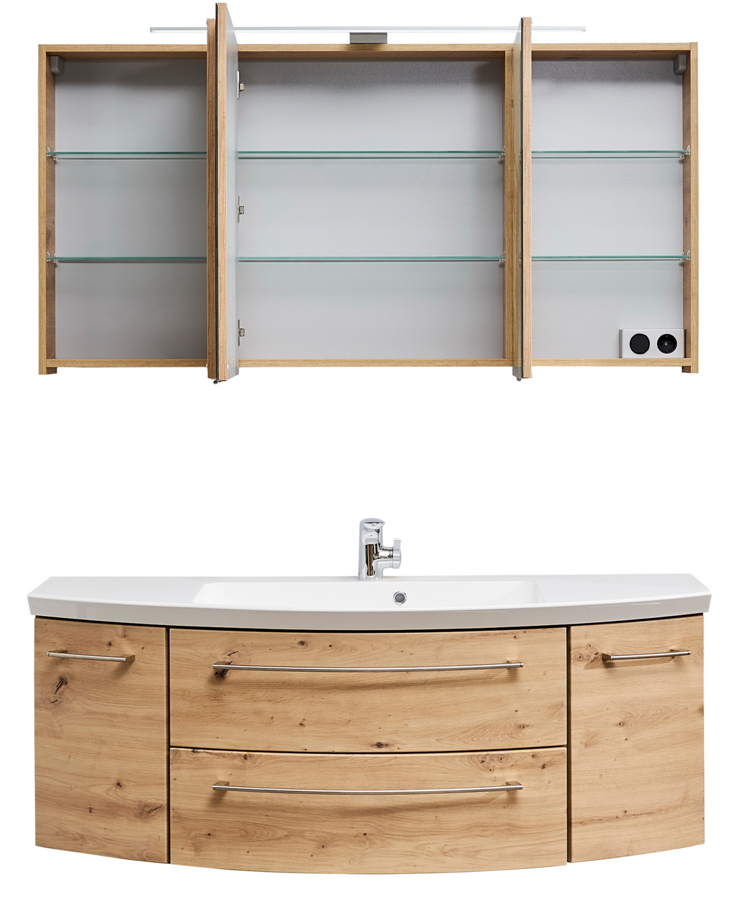Frontale Ansicht einer dreiteiligen Badkombination mit Holzoptik, bestehend aus einem Spiegelschrank mit offenen Türen und einem Waschtisch mit Schubladen.