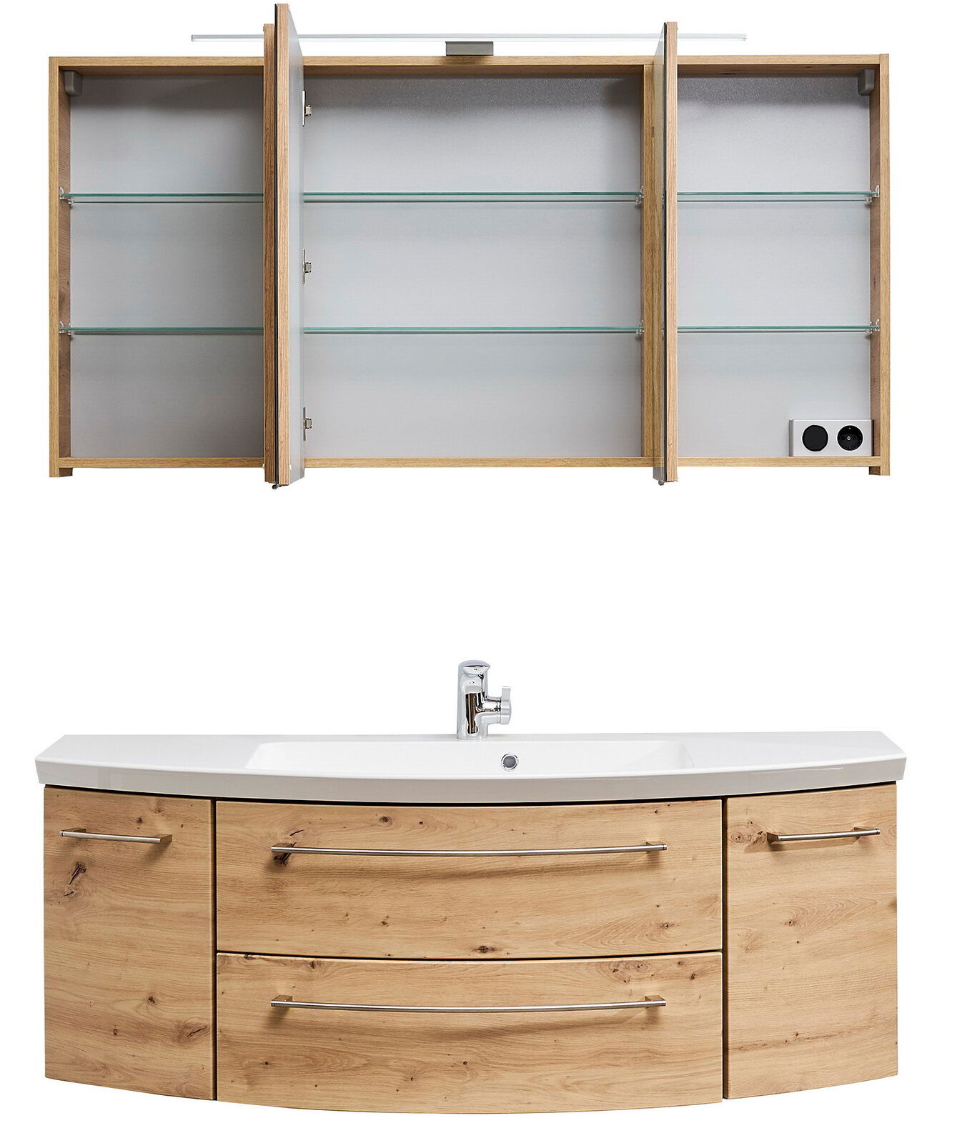 Frontale Ansicht einer dreiteiligen Badkombination mit Holzoptik, bestehend aus einem Spiegelschrank mit offenen Türen und einem Waschtisch mit Schubladen.