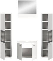 Moderne Badkombination BOSTON mit zwei hohen weißen Schränken, einem Waschbeckenunterschrank und einem Spiegel, frontal betrachtet.