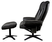 Seitenansicht eines schwarzen Relaxsessels mit passendem Hocker, beide auf drehbaren Metallfüßen.