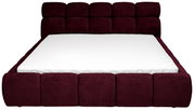 Stoffen bed, vooraanzicht, met donkerrode stoffen bekleding en een wit matras