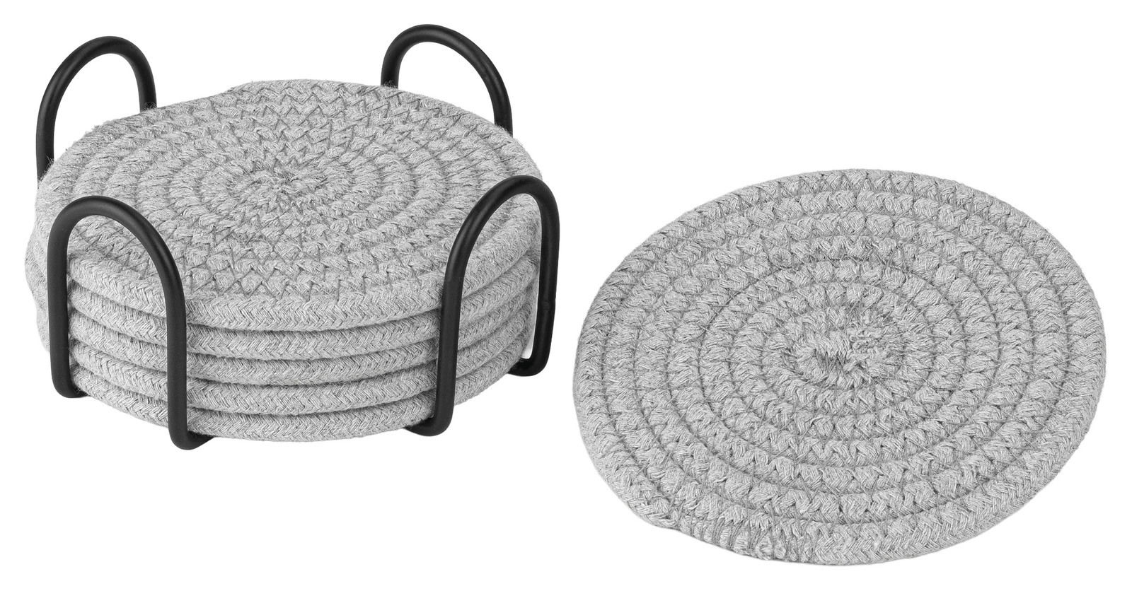 Graue Baumwolluntersetzer in einem schwarzen Halter, von oben und seitlich betrachtet.