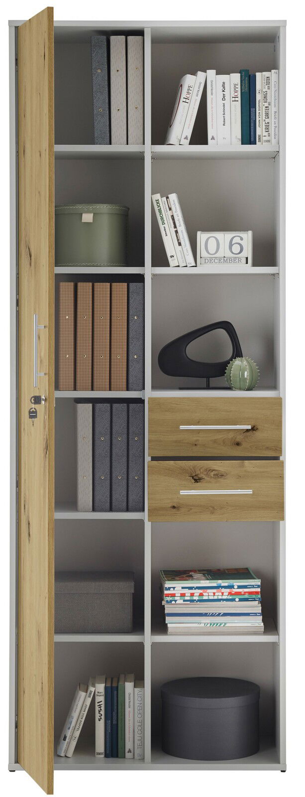 Moderner Akten- und Regalschrank mit offener Tür, gefüllt mit Büchern, Ordnern und Dekorationen, aus Holz und Metall, Frontalansicht.