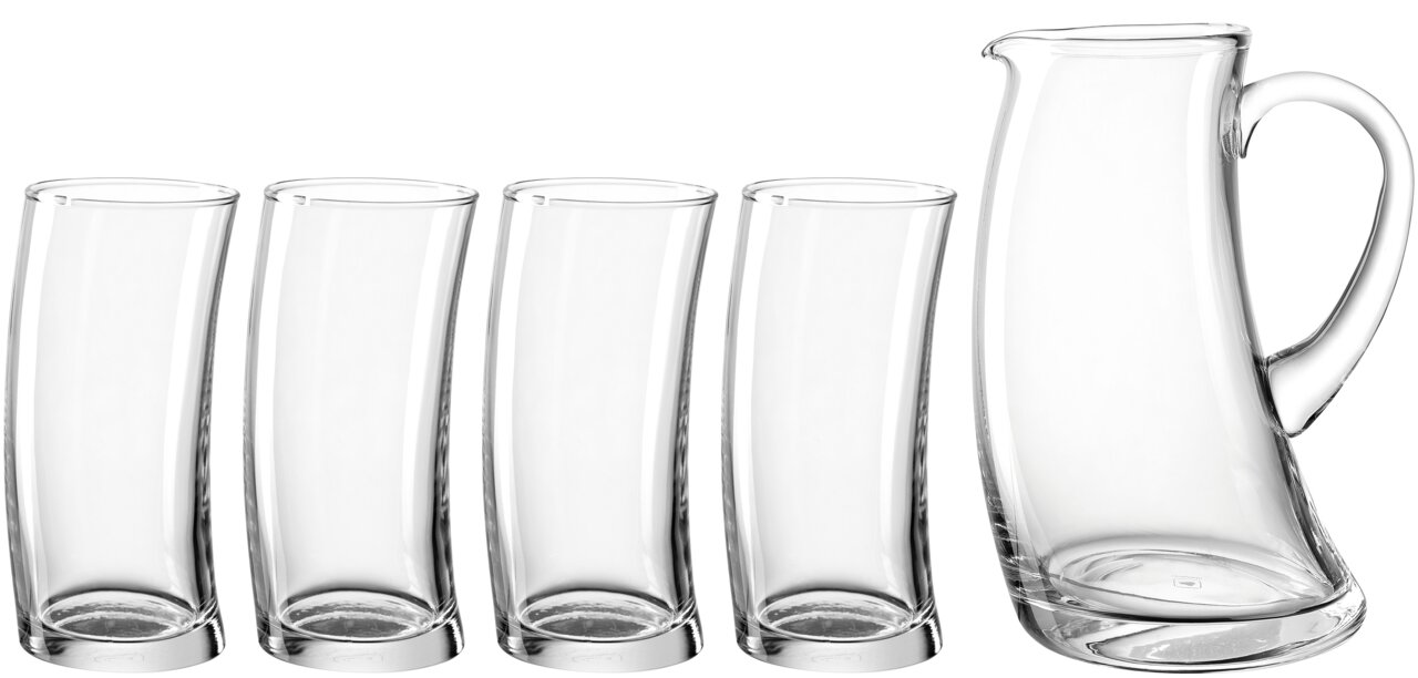 Leonardo Becherset + Krug 5-tlg. SWING Fünfteiliger Set aus transparentem Glas mit vier Bechern und einem Krug, seitliche Perspektive