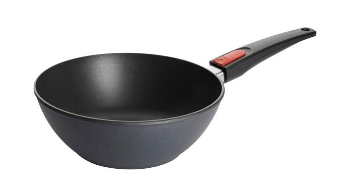 Guss-Schwenkpfanne mit 24 cm Durchmesser, seitliche Perspektive
