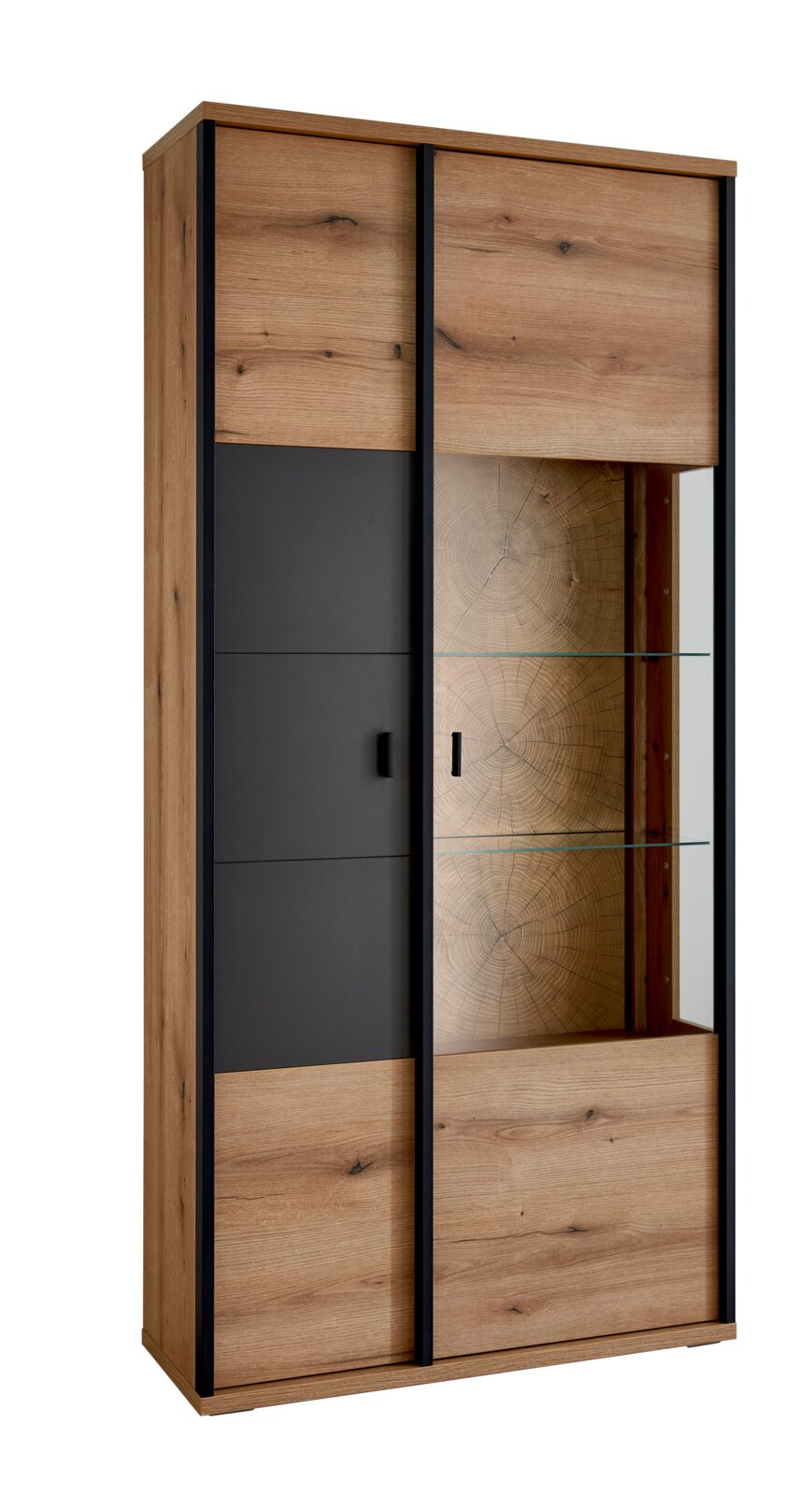 XORA Vitrine MELO Hohe Vitrine aus Holz mit schwarzer Front und Glaseinsatz, mit zwei Glasböden und schwarzen Griffen, in schräger Frontansicht von links auf weißem Hintergrund