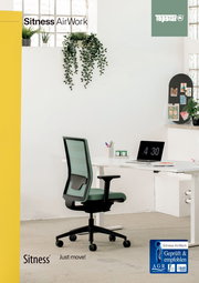 Moderner Bürostuhl in einem hellen Büro, seitliche Perspektive