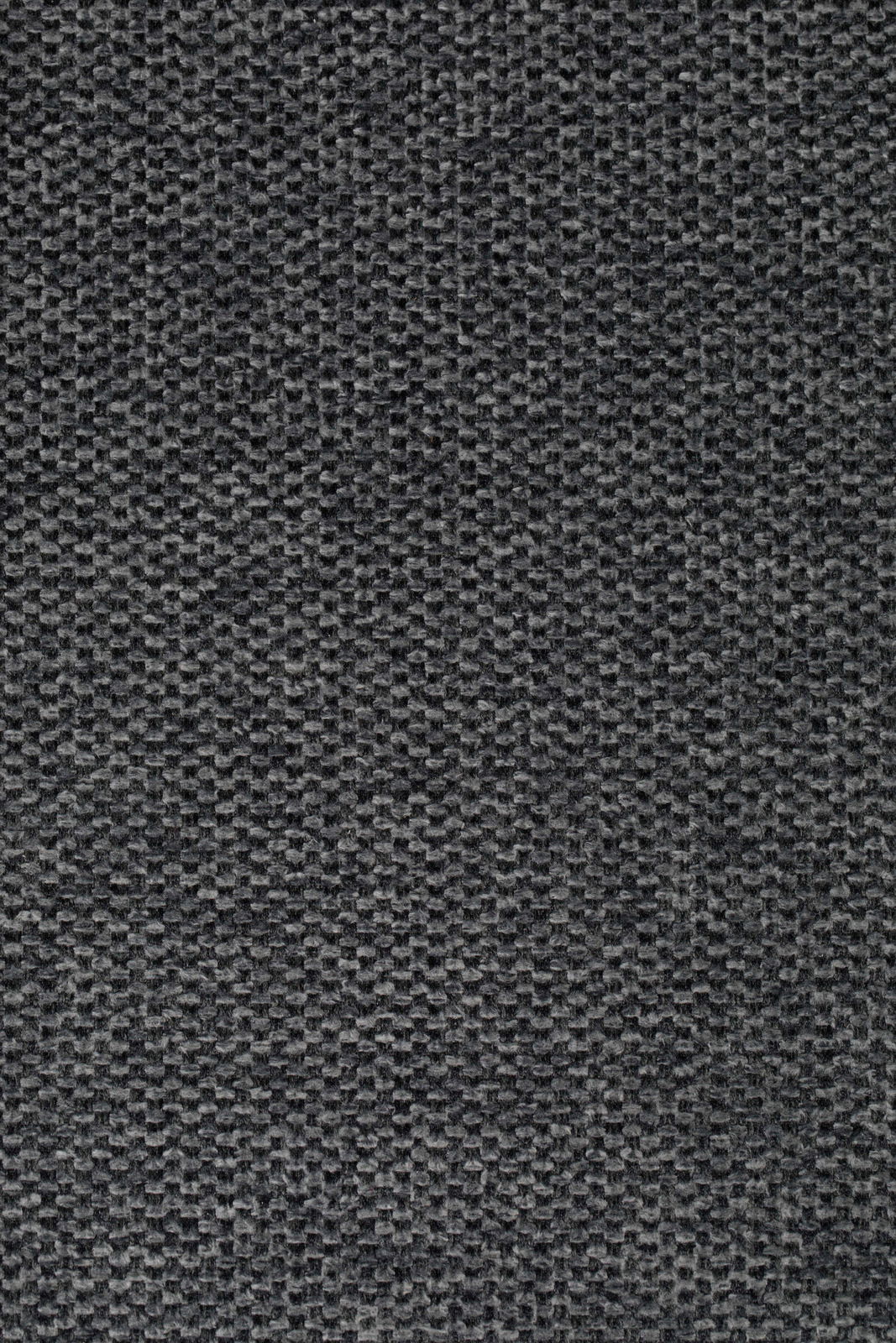 Nahaufnahme eines dunkelgrauen Stoffmusters mit grober Textur.