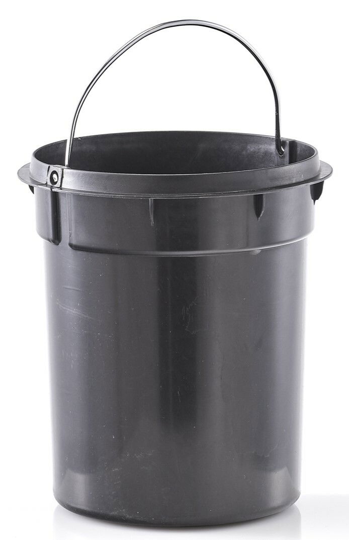 Schwarzer Kosmetikeimer aus Kunststoff mit Henkel, Vorderansicht