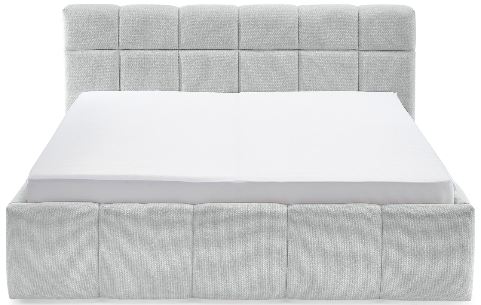 Vooraanzicht van een modern gestoffeerd bed met een gestoffeerd hoofdeinde van lichte stof.