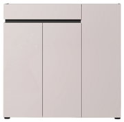 Minimalistischer, hellgrauer Schrank/Sideboard mit glatten Fronten und schmaler Schattenfuge, frontale Ansicht