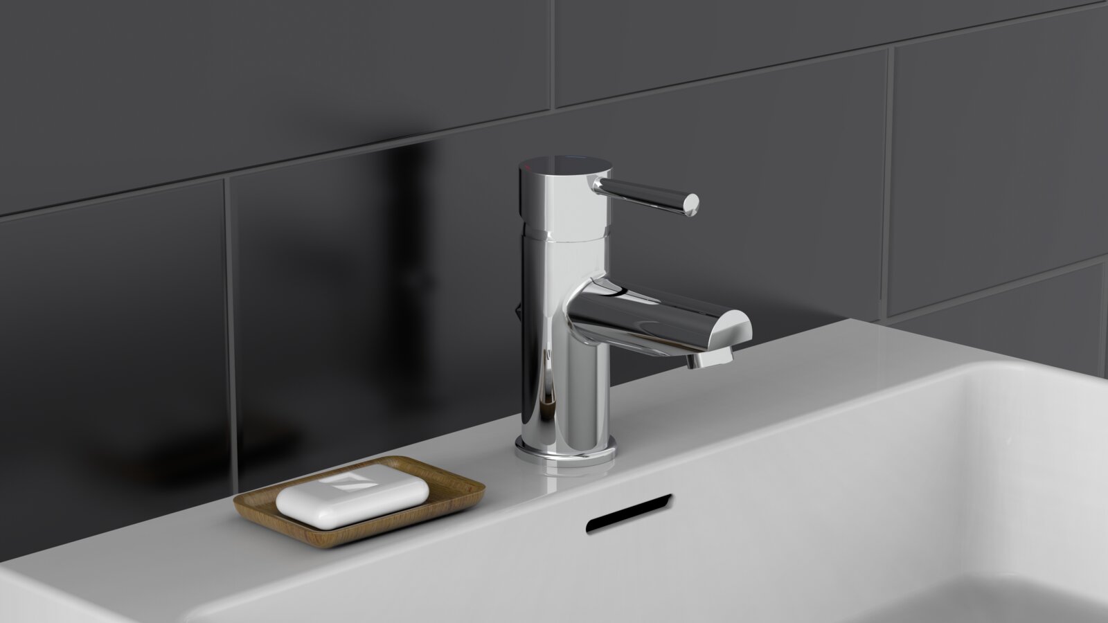 Moderne Waschtischarmatur aus Chrom in seitlicher Perspektive, montiert auf einem weißen Waschbecken mit Seifenschale.