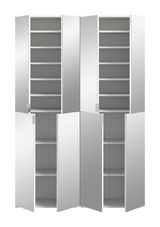 Frontale Ansicht einer weißen Garderobenkombination mit mehreren offenen und geschlossenen Fächern.