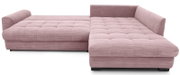 Roze ribfluwelen hoekbank met chaise longue en doorgestikte zitkussens, gezien schuin van voren op witte achtergrond