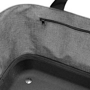 Innenansicht eines grauen Einkaufskorbs mit Reißverschlusstasche, aus der Vogelperspektive.