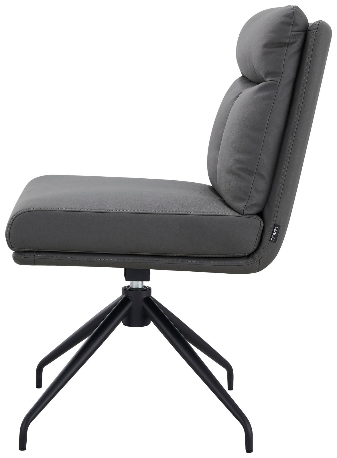 Seitenansicht eines grauen Stuhls mit gepolsterter Sitzfläche und Rückenlehne, auf einem schwarzen Metallgestell.