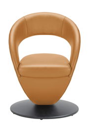 Moderner, brauner Ledersessel mit runder Rückenlehne und schwarzem Sockel, Frontalansicht.