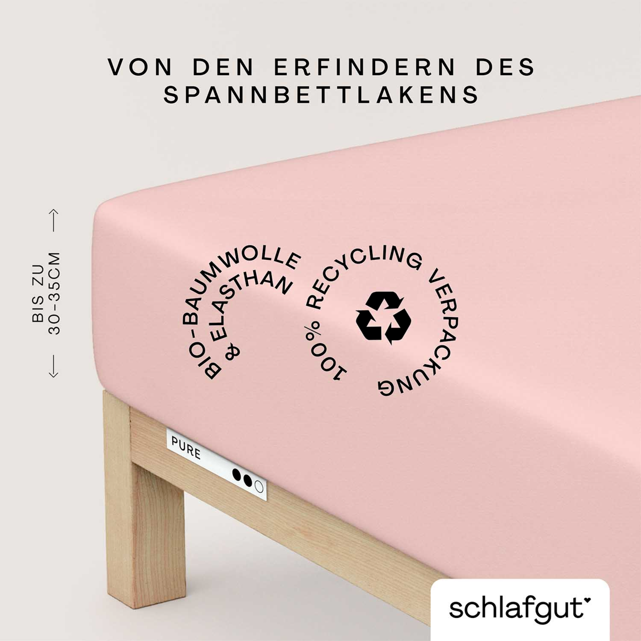 Spannbettlaken in Rosa aus Bio-Baumwolle und Elasthan, geeignet für Matratzen bis zu 30-35 cm Höhe, mit 100% recycelter Verpackung, seitliche Perspektive.