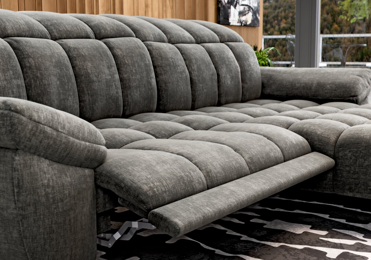 Graues, gepolstertes Longchair-Sofa mit verstellbarer Fußstütze, seitliche Perspektive