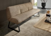 Bruine bank van Dieter Knoll, model MIGUEL, met zwart metalen frame, zijaanzicht