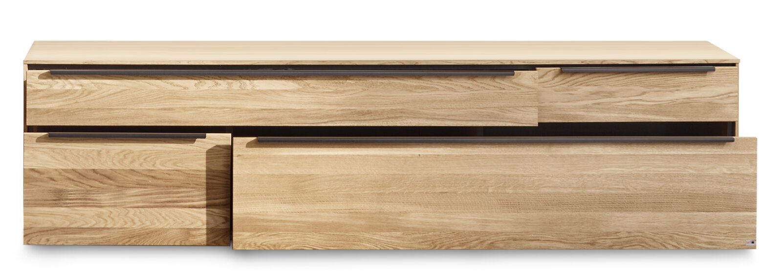 Großes TV-Lowboard aus hellem Holz mit drei Schubladen, Frontansicht