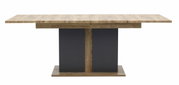 Moderne houten eettafel met rechthoekig tafelblad en centrale voet, gezien van voren.