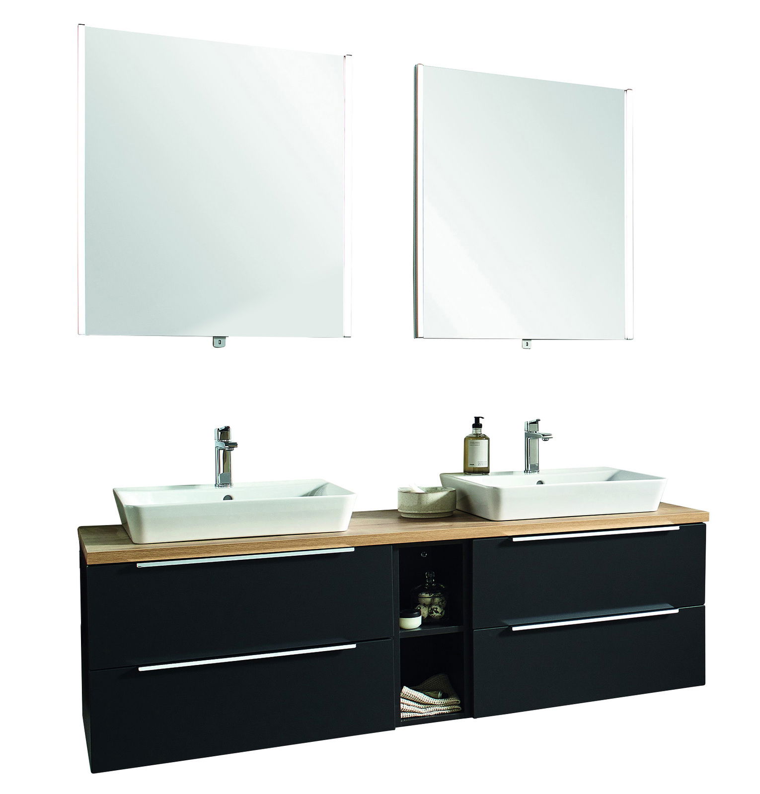 Moderne Badkombination mit zwei Waschbecken, zwei Spiegeln und Stauraum, frontal betrachtet.