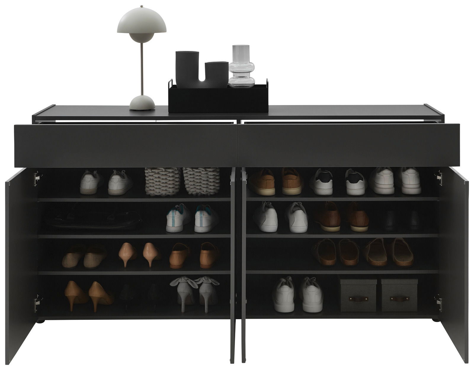 Schwarzer XXL-Schuhschrank H92 mit offenen Türen, gefüllt mit verschiedenen Schuhen und Accessoires, aus der Frontalperspektive.