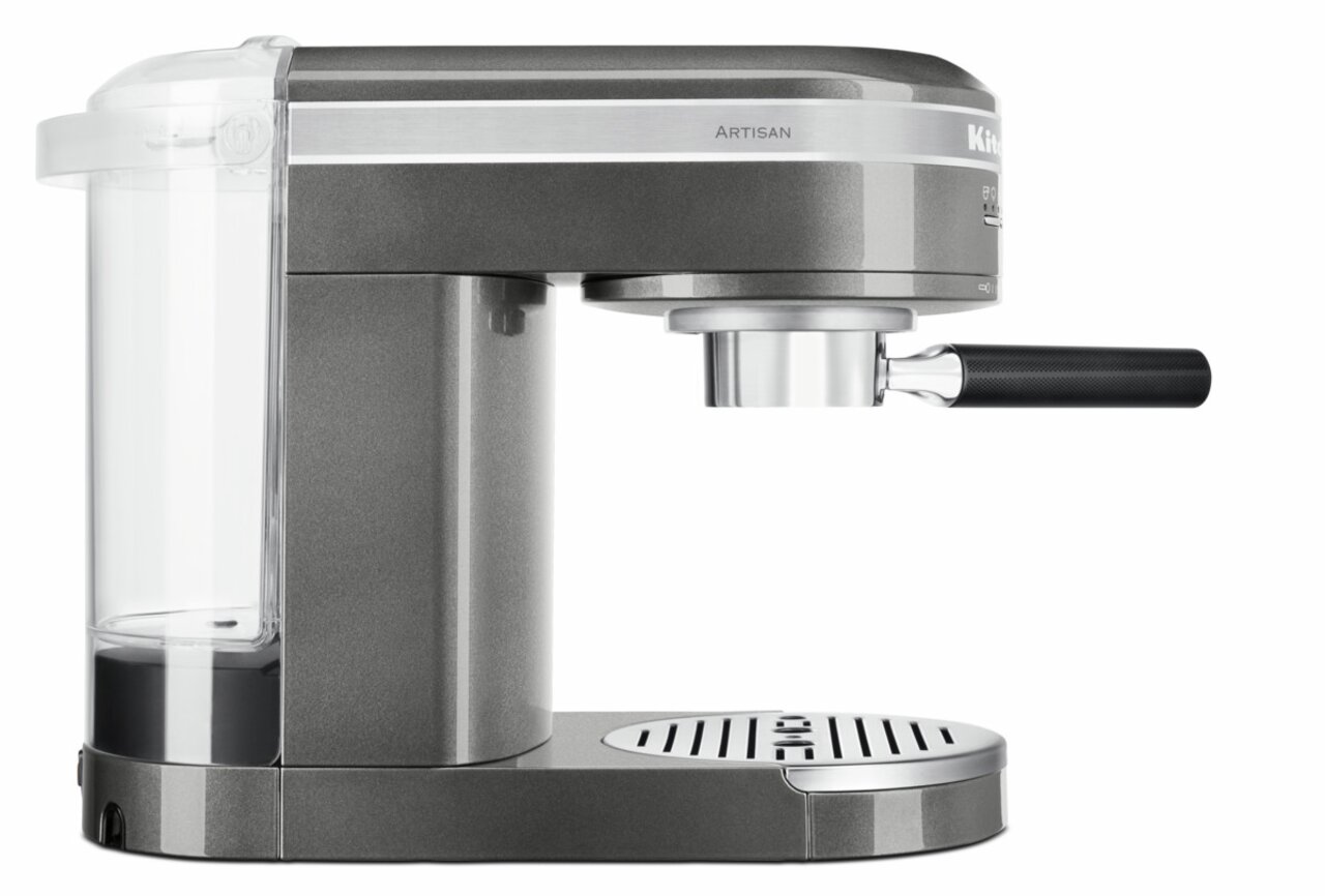 Seitliche Ansicht einer Edelstahl-Espressomaschine mit Wassertank und Siebträger.