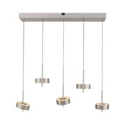 Moderne Pendelleuchte Q-ROTATE mit fünf verstellbaren, ringförmigen Leuchtelementen in silberner Optik, von vorne betrachtet.