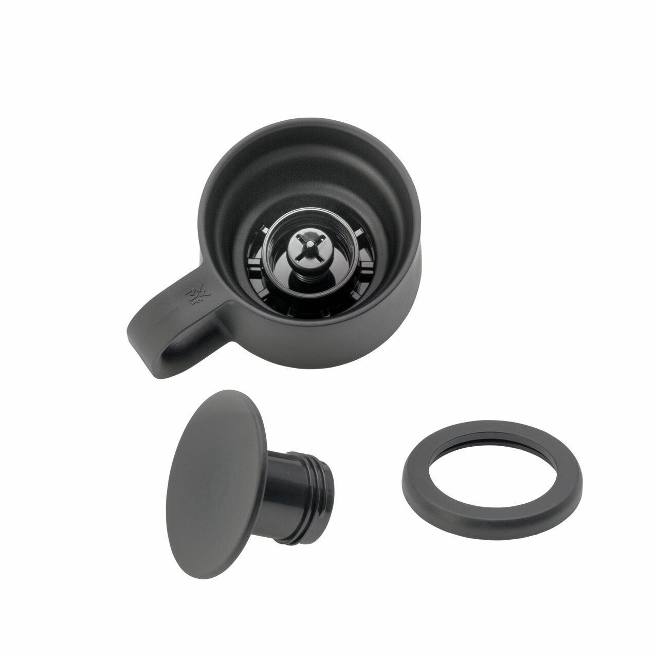 Ansicht von oben auf die Einzelteile eines schwarzen Impulse Travel Mugs, bestehend aus Deckel, Dichtung und Verschluss.