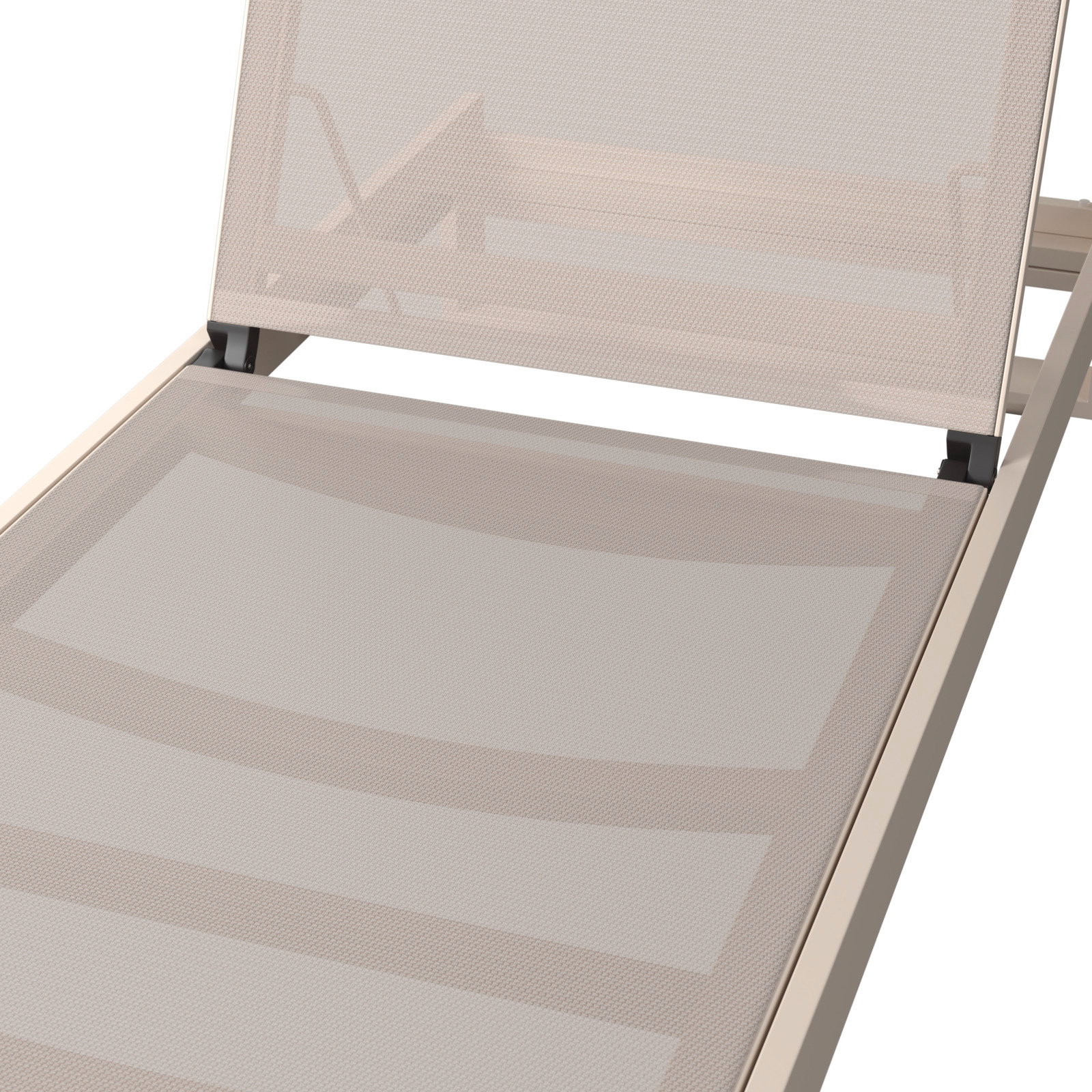 Nahaufnahme einer Sonnenliege aus beigem Material mit verstellbarer Rückenlehne, seitliche Perspektive