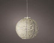 Hängende Solar Laterne mit filigranem Muster, seitliche Perspektive