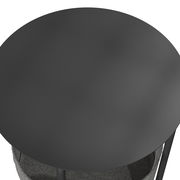 Runder Beistelltisch aus der Vogelperspektive mit schwarzer Tischplatte und grauem Gestell.