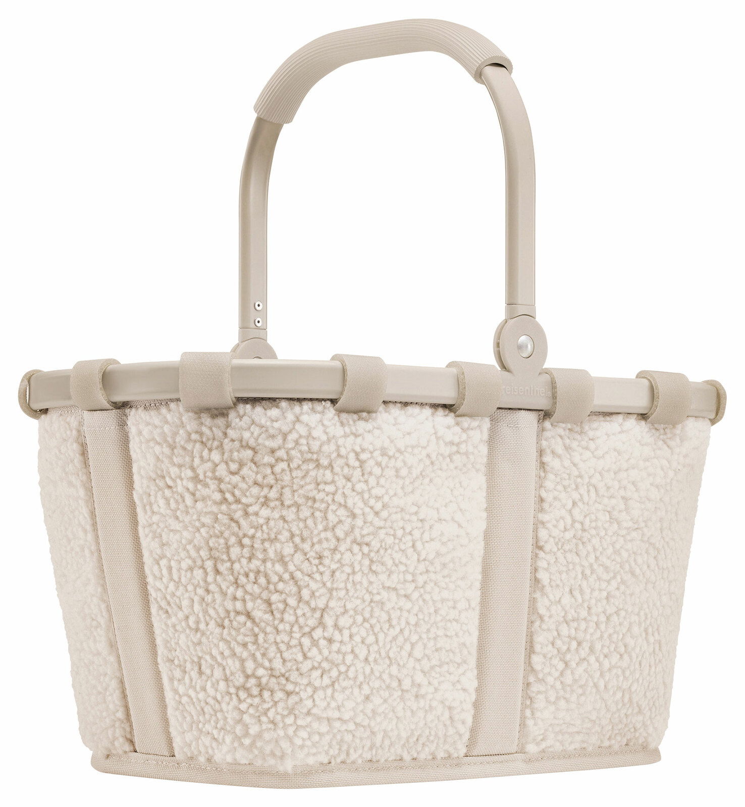 Reisenthel Carrybag XS Teddy Sand Kleiner, cremefarbener Einkaufskorb mit weichem, flauschigem Stoffbezug und stabilem Griff, seitliche Perspektive