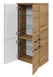 Geöffneter Midischrank aus Holz mit zwei Türen und Glaseinlegeböden, Perspektive von vorne rechts