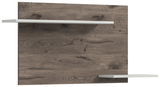 Wandboard mit zwei weißen Regalböden auf einer Holzrückwand, seitliche Perspektive