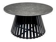 Runder Couchtisch mit dunkler Tischplatte und modernem, gitterartigem Untergestell, Perspektive von schräg oben