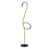 Moderne Stehlampe mit geschwungenem gelb-schwarzem Design, seitliche Perspektive