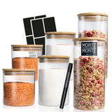 Vorratsgläser Set mit Bambusdeckeln, gefüllt mit Linsen, Zucker und Müsli, inklusive Etiketten und Stift, Frontalansicht