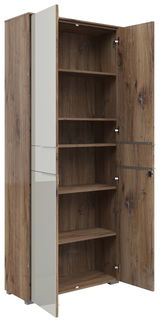 Geöffneter zweitüriger Aktenschrank aus Holz mit mehreren Regalböden, Perspektive von vorne links.