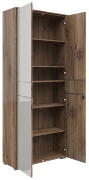 Geöffneter zweitüriger Aktenschrank aus Holz mit mehreren Regalböden, Perspektive von vorne links.